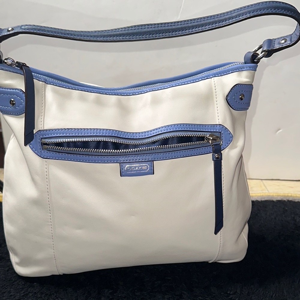 Elegant White and Blue Shoulder Bag with Textured Finish